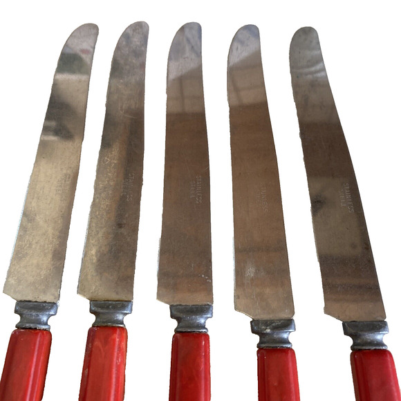 Vintage Red BAKELITE Handle Dinner Knives Set (5) Kitchen Stainless Steel Blades - Picture 6 of 9